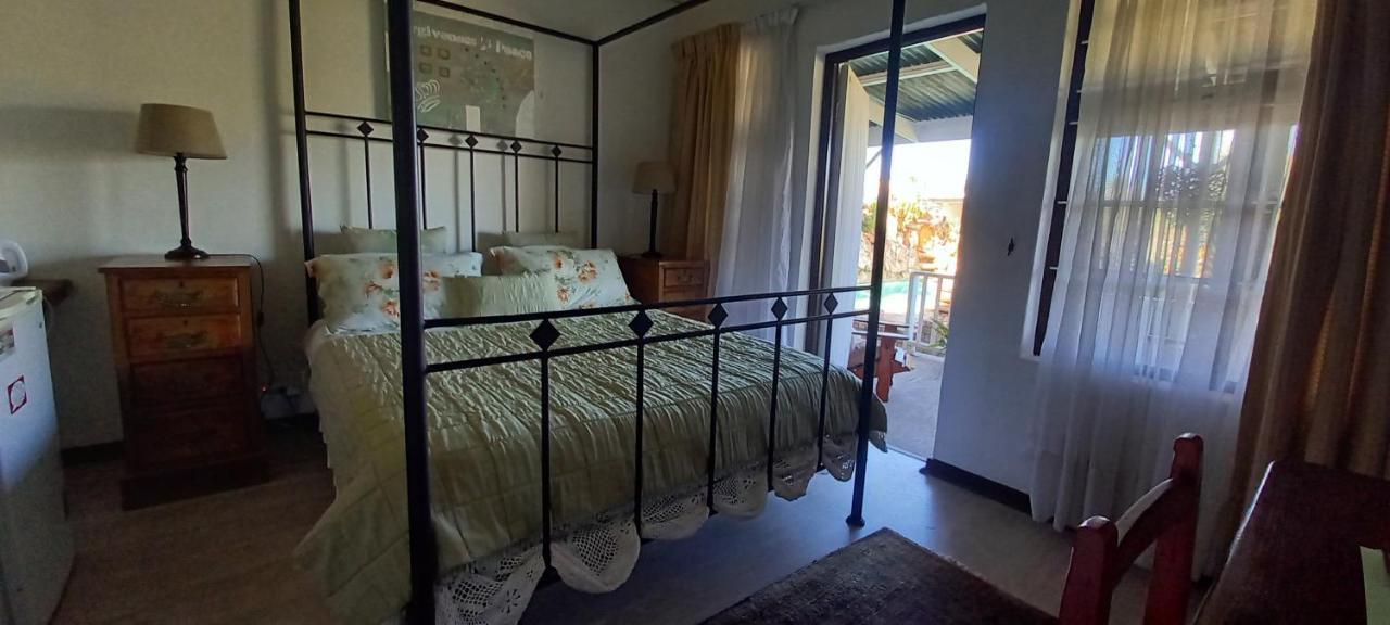 Beit Shalom Before Known As Best Little Guesthouse Oudtshoorn Exteriör bild