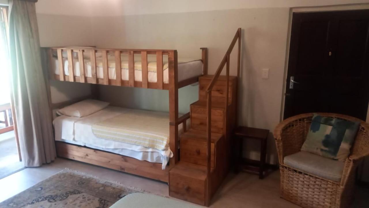 Beit Shalom Before Known As Best Little Guesthouse Oudtshoorn Exteriör bild
